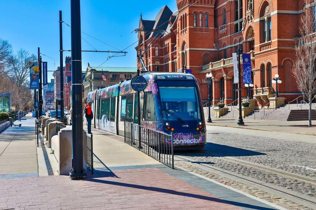 **New Radiant Stay In The Thrust Of Otr* W/Parking Cincinnati Eksteriør bilde